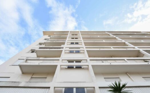 Appartement 2 pièces à rénover à Cannes