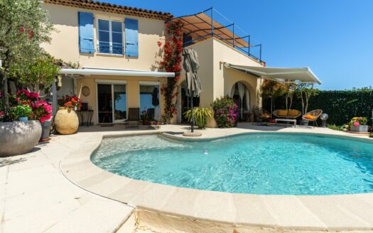 Villa 4 pièces avec piscine et vue mer panoramique Cagnes sur mer