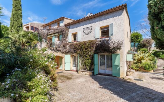 Villa 2 appartements à vendre Cagnes sur mer