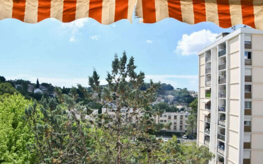 Appartement 3 pièces 61 m² à rénover à Villeneuve Loubet